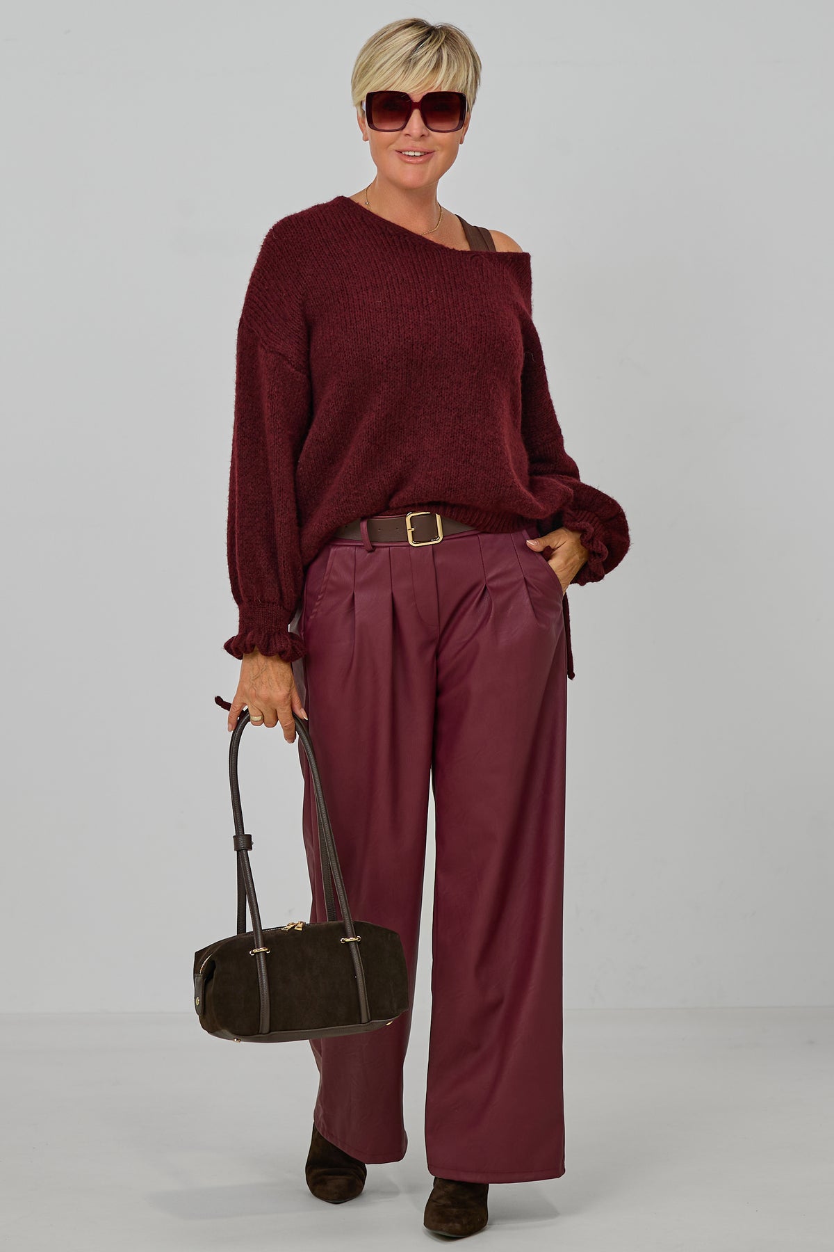 Strickpulli mit gerüschten Bündchen an den Ärmeln, bordeaux meliert