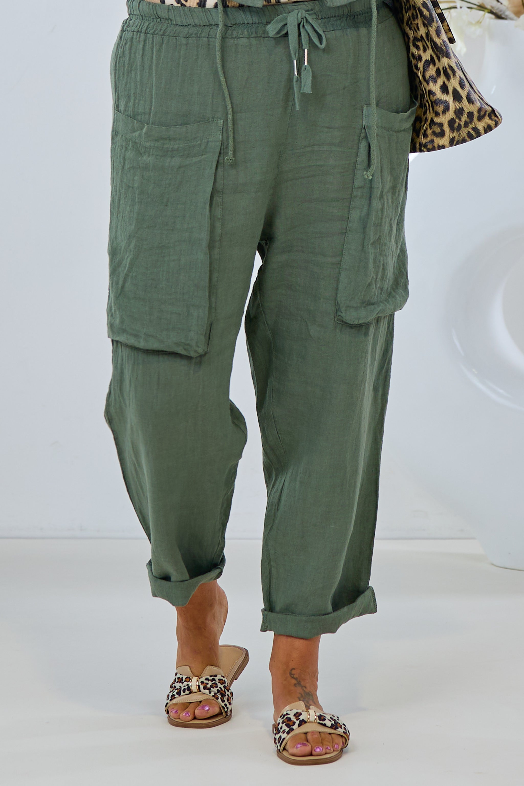 Weite Leinenhose mit großen Taschen, khaki