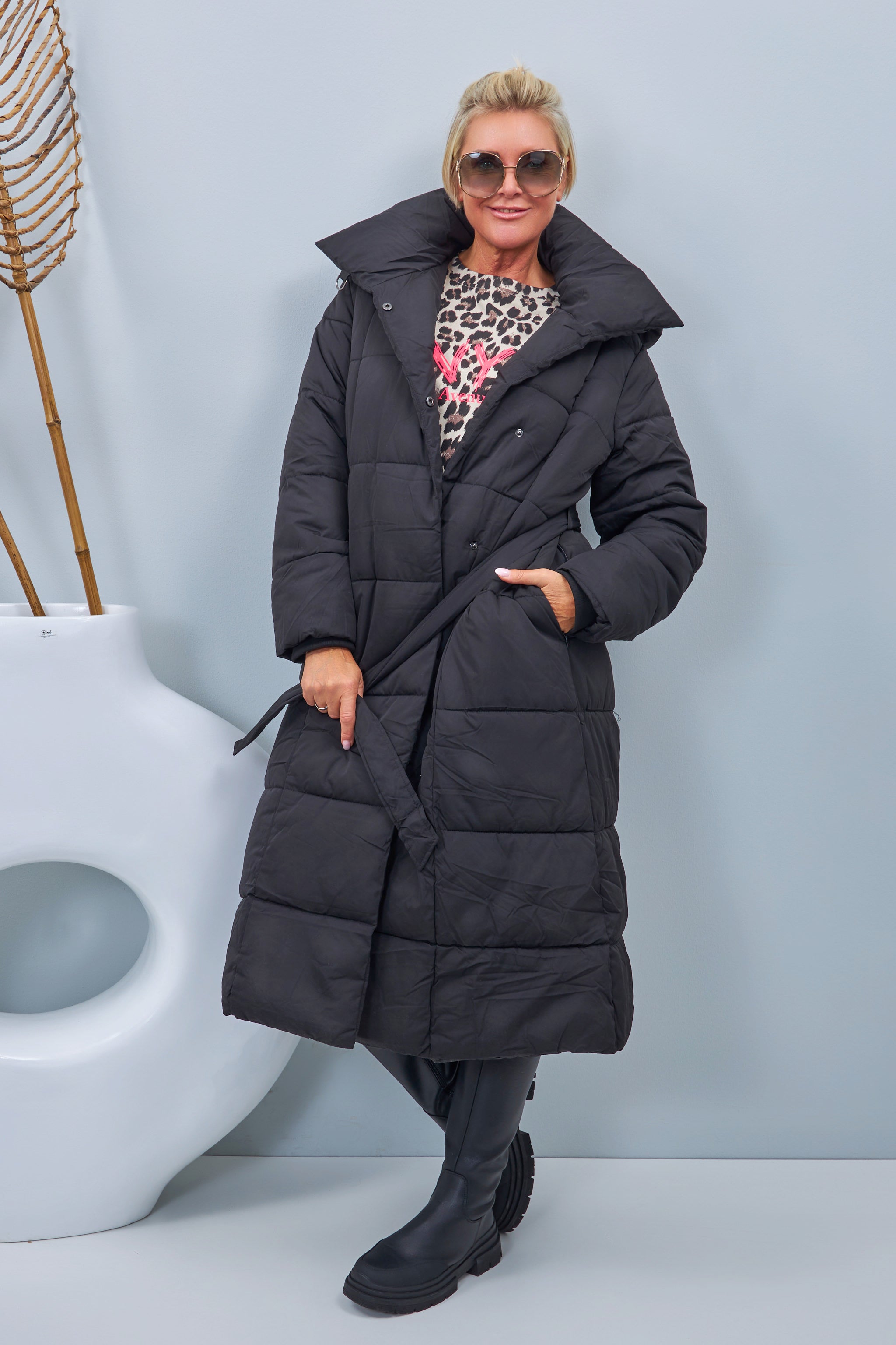 Long quilted coat, black
