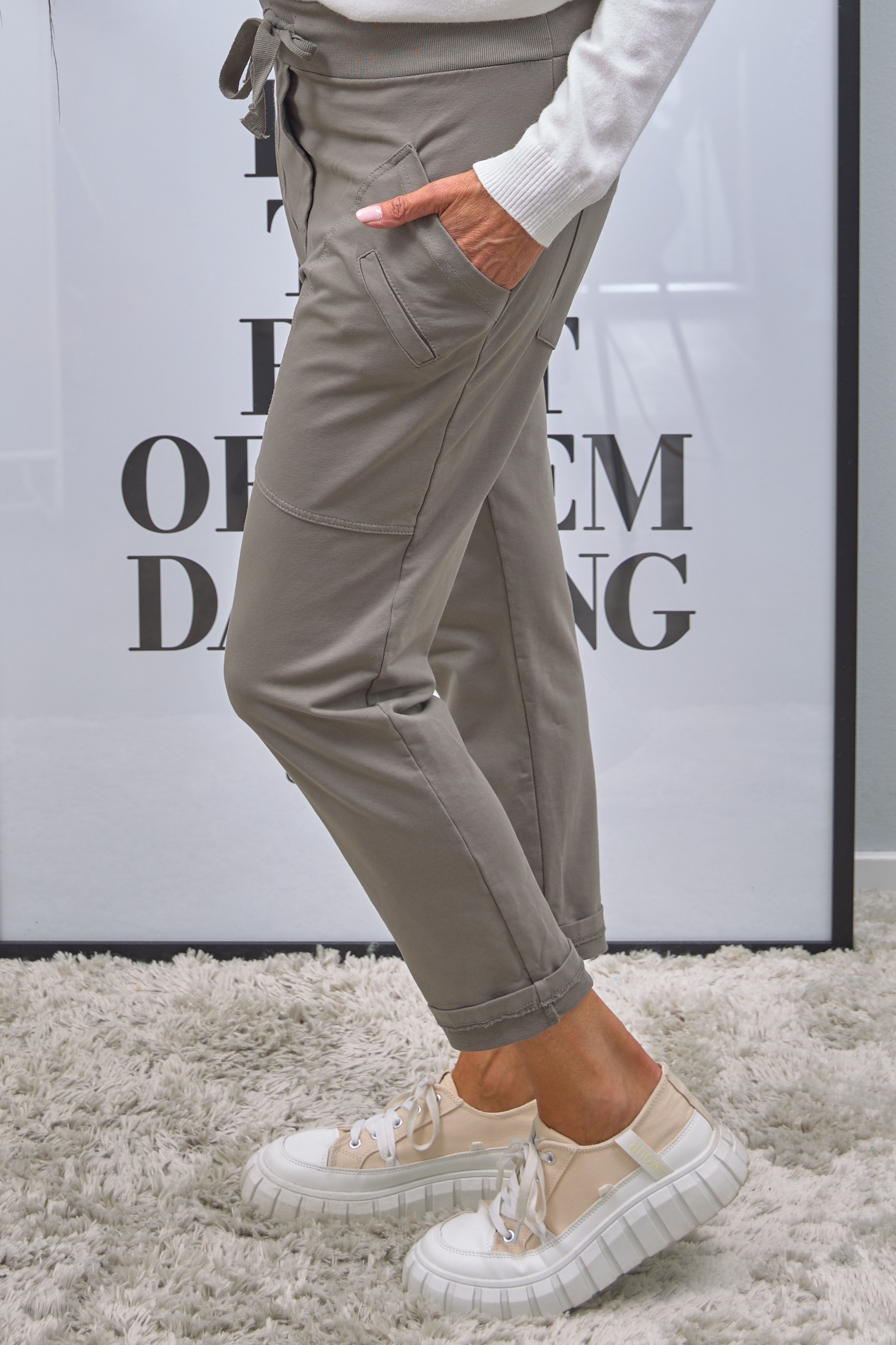 Jog pants with large pockets, taupe