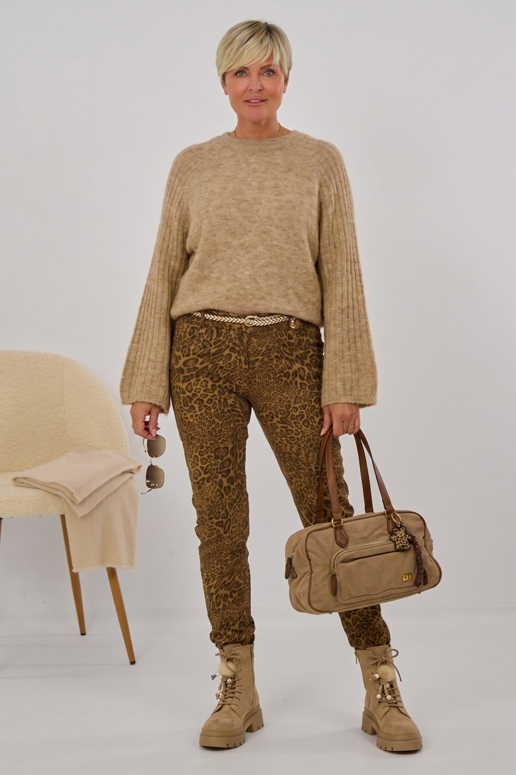 Hose mit elastischem Bund im Knitterlook, braun-leo