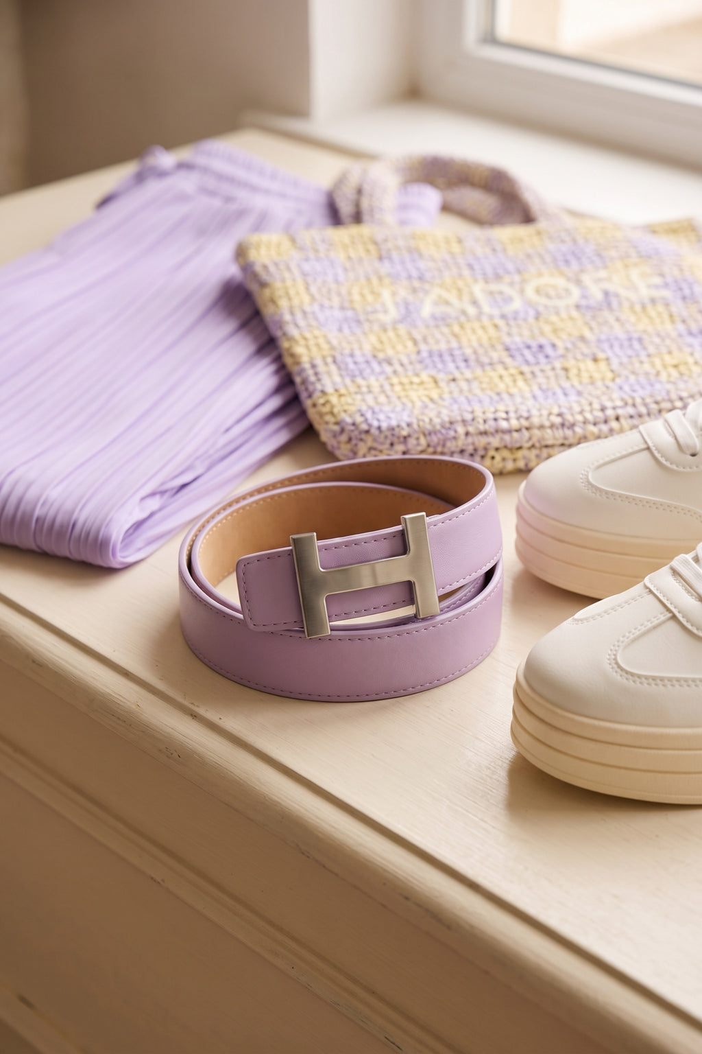 Leather belt with silver buckle, lilac