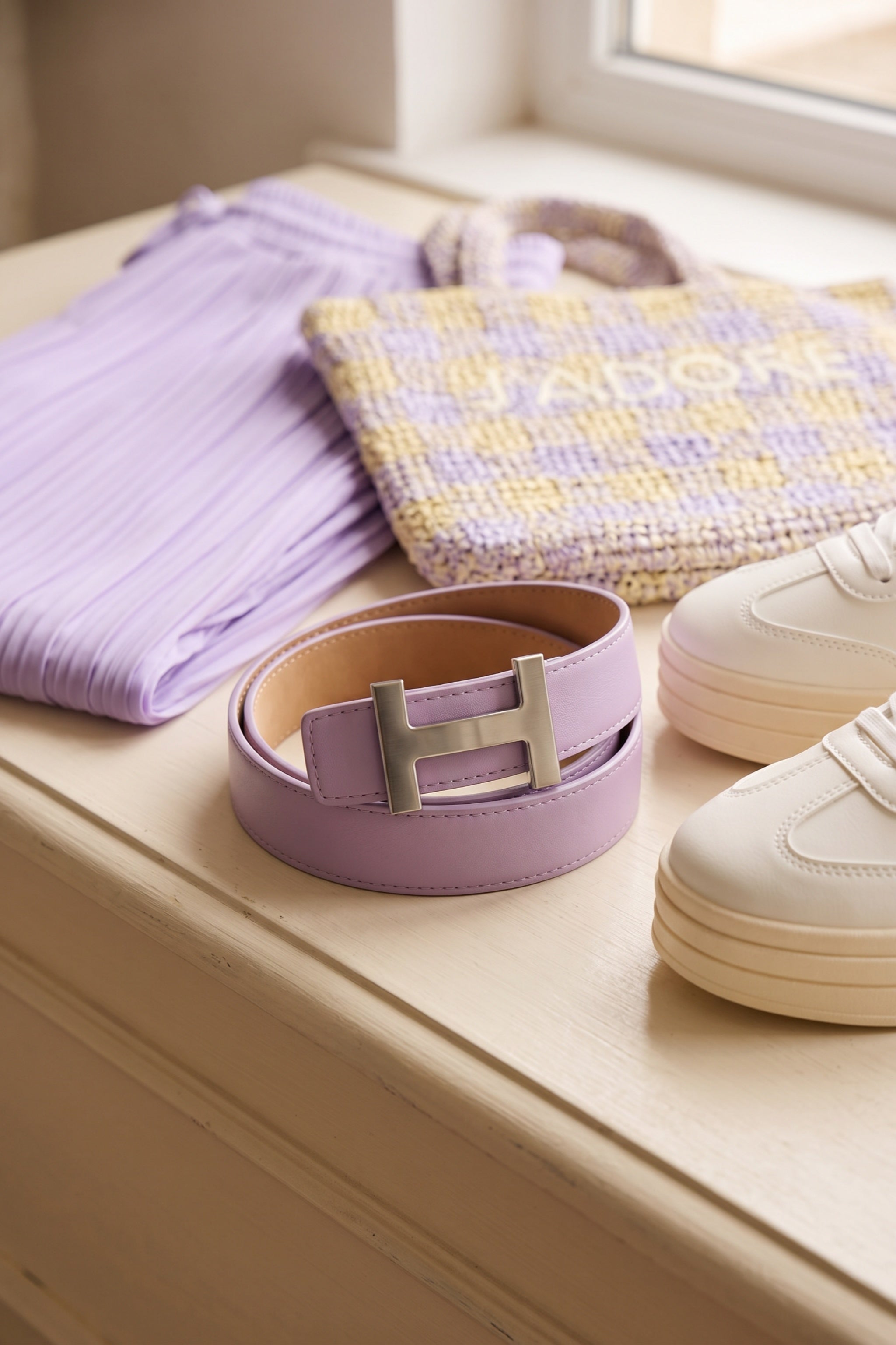 Leather belt with silver buckle, lilac