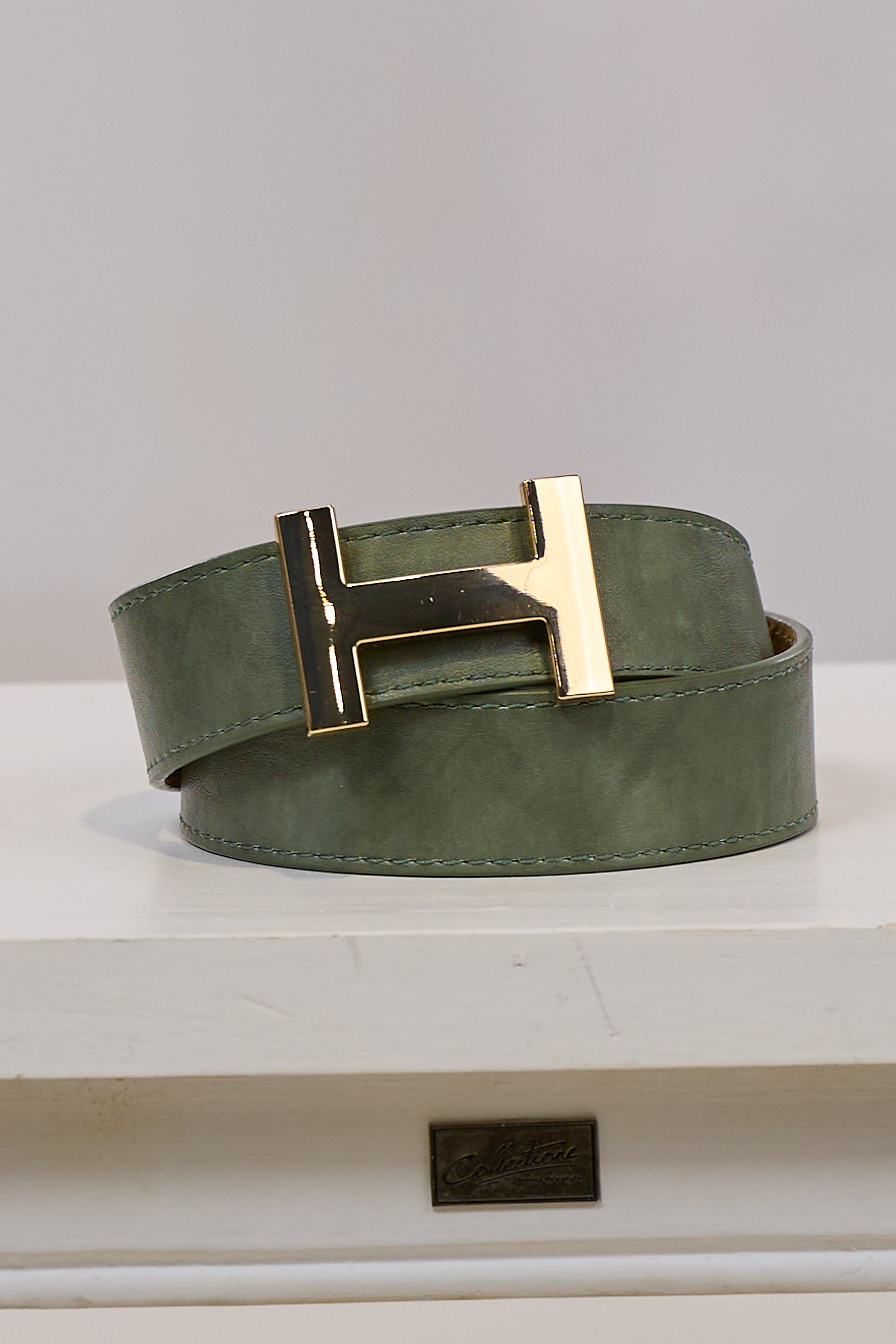 Ledergürtel mit goldener Schnalle, khaki