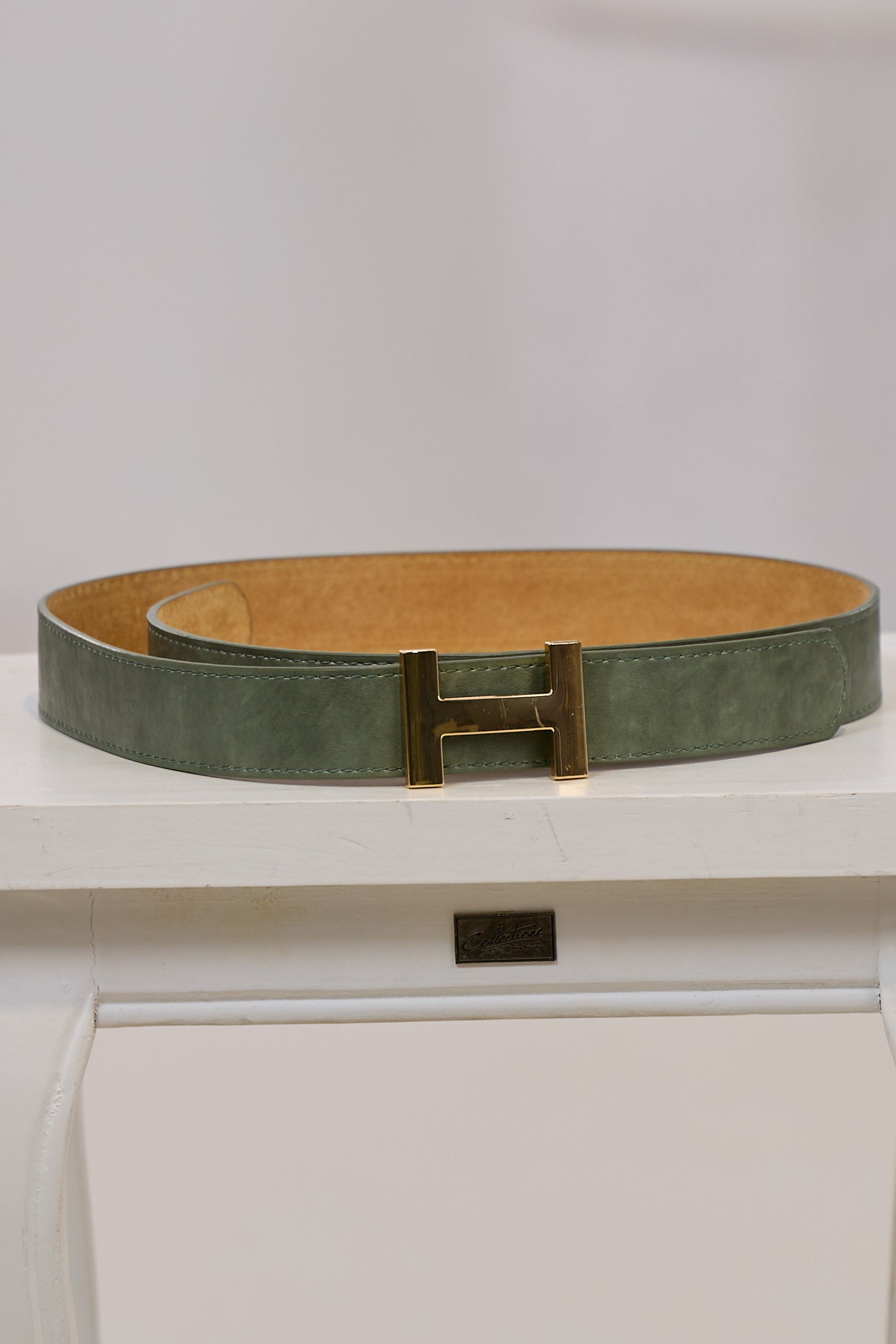 Ledergürtel mit goldener Schnalle, khaki