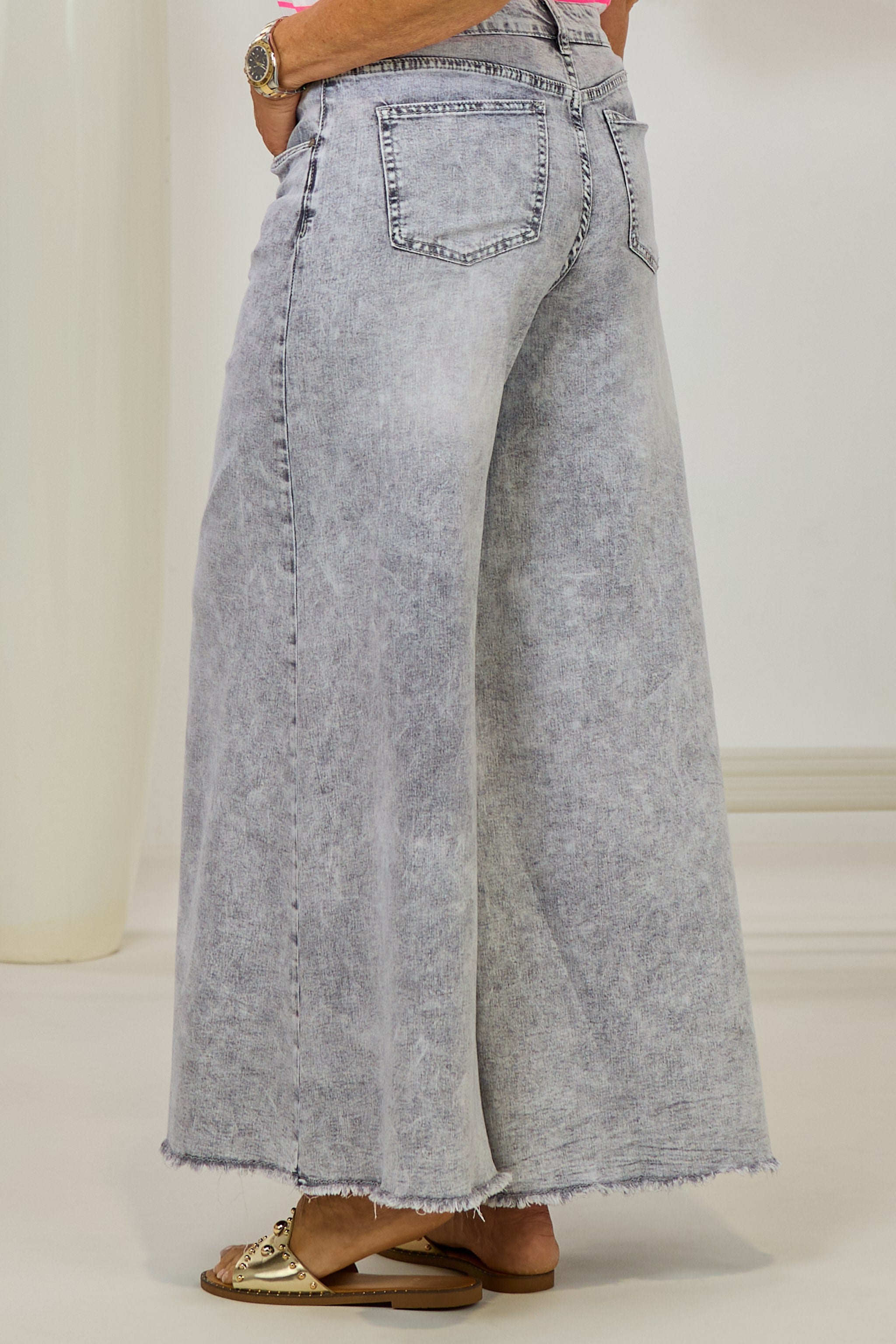 Midwaist Jeans mit weiten Beinen, hellgrau