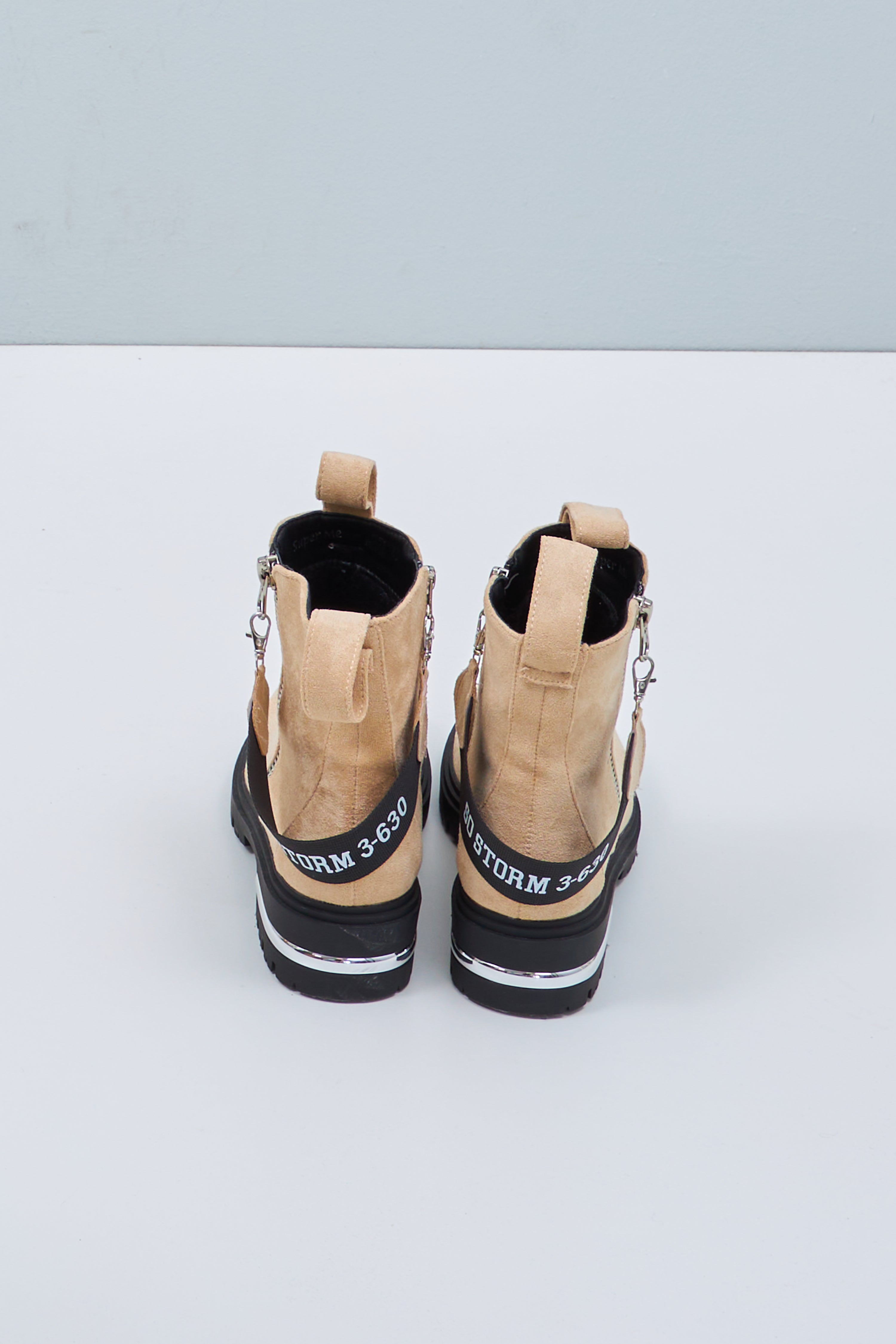 Boots, beige-black-chrome
