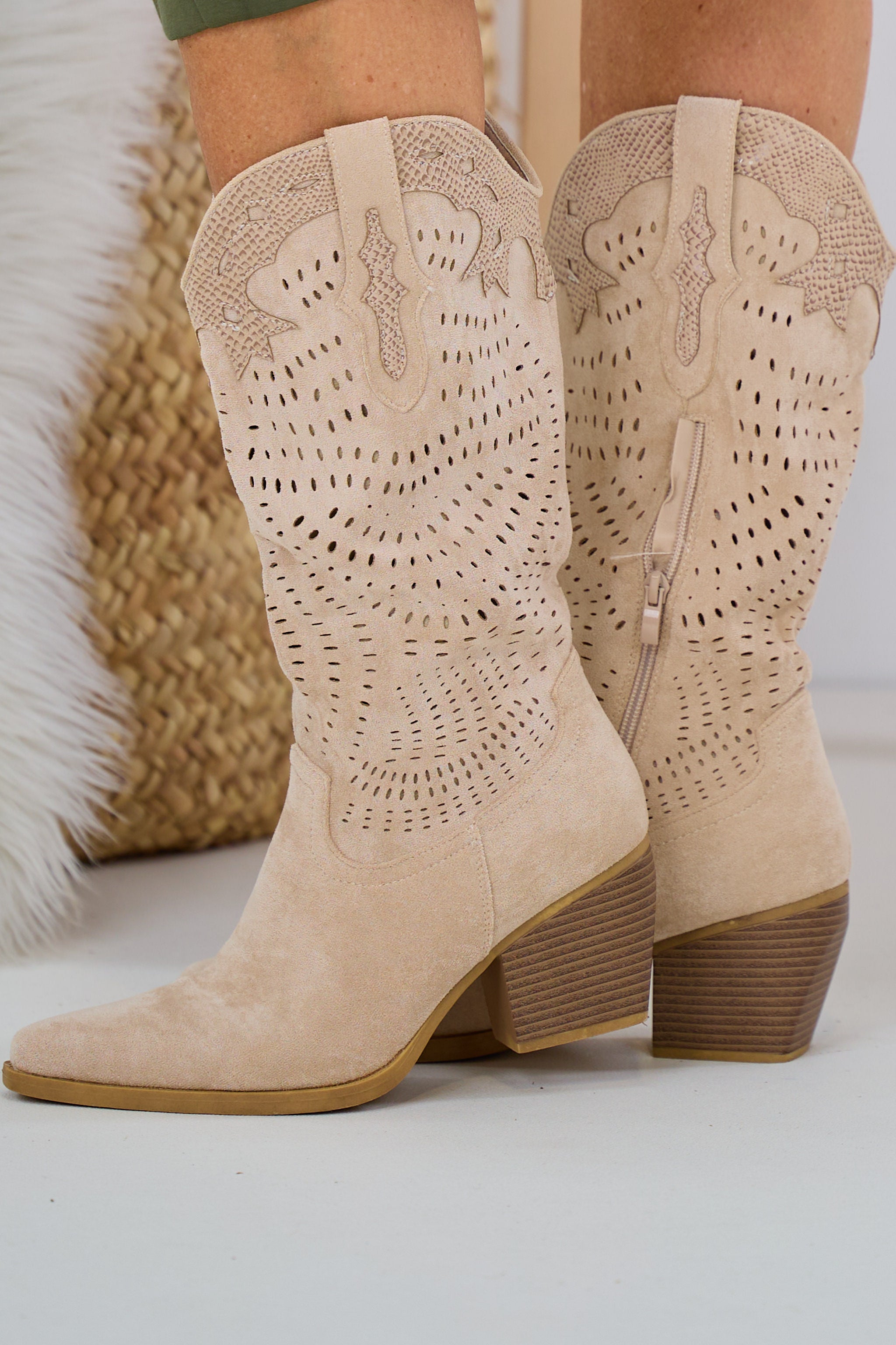 Westernstiefel mit Cut-Outs, beige von Trends & Lifestyle