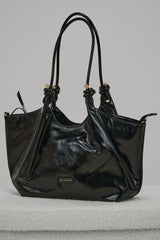 Leicht glänzende Tasche, schwarz