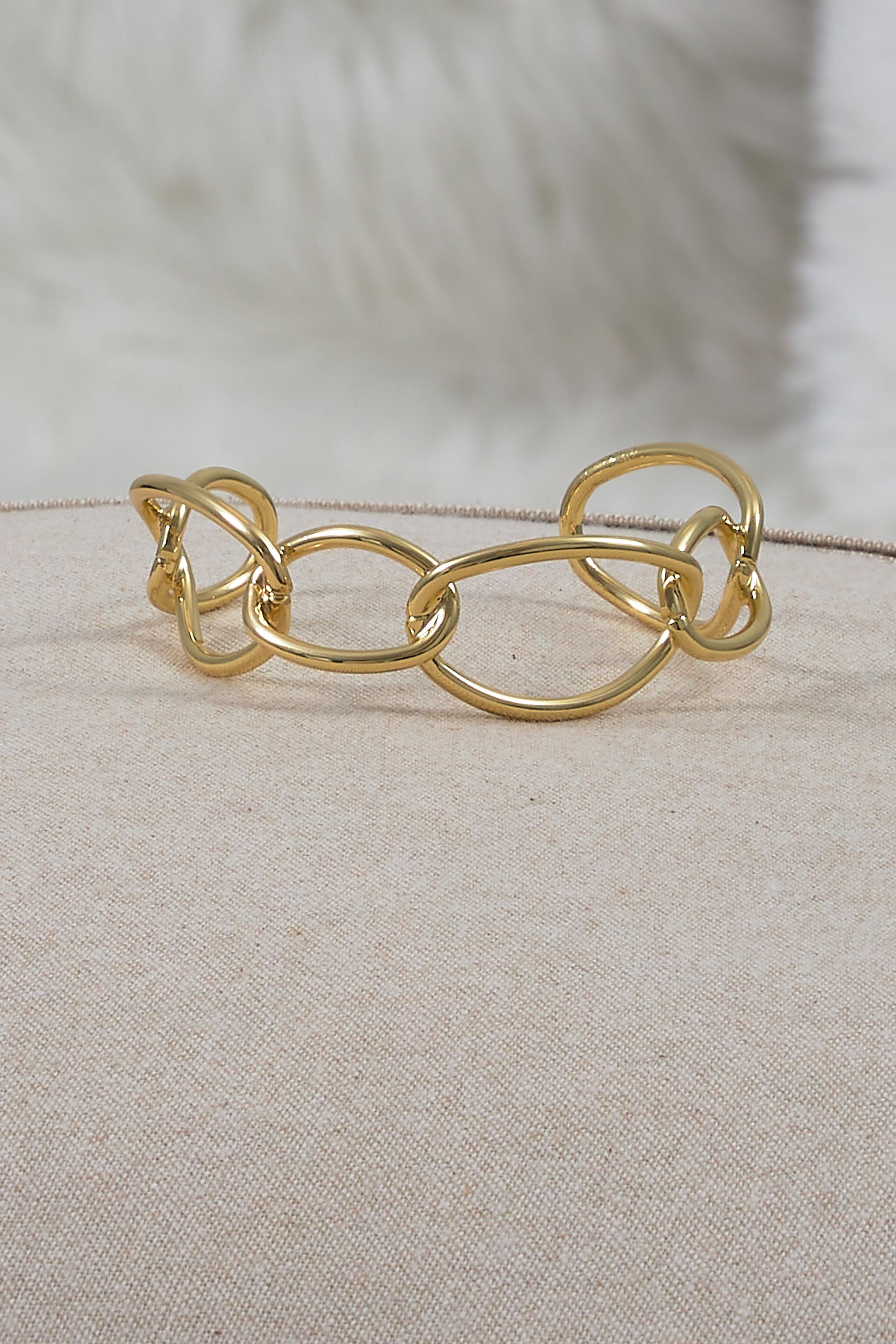 Bracelet made of rings, gold
