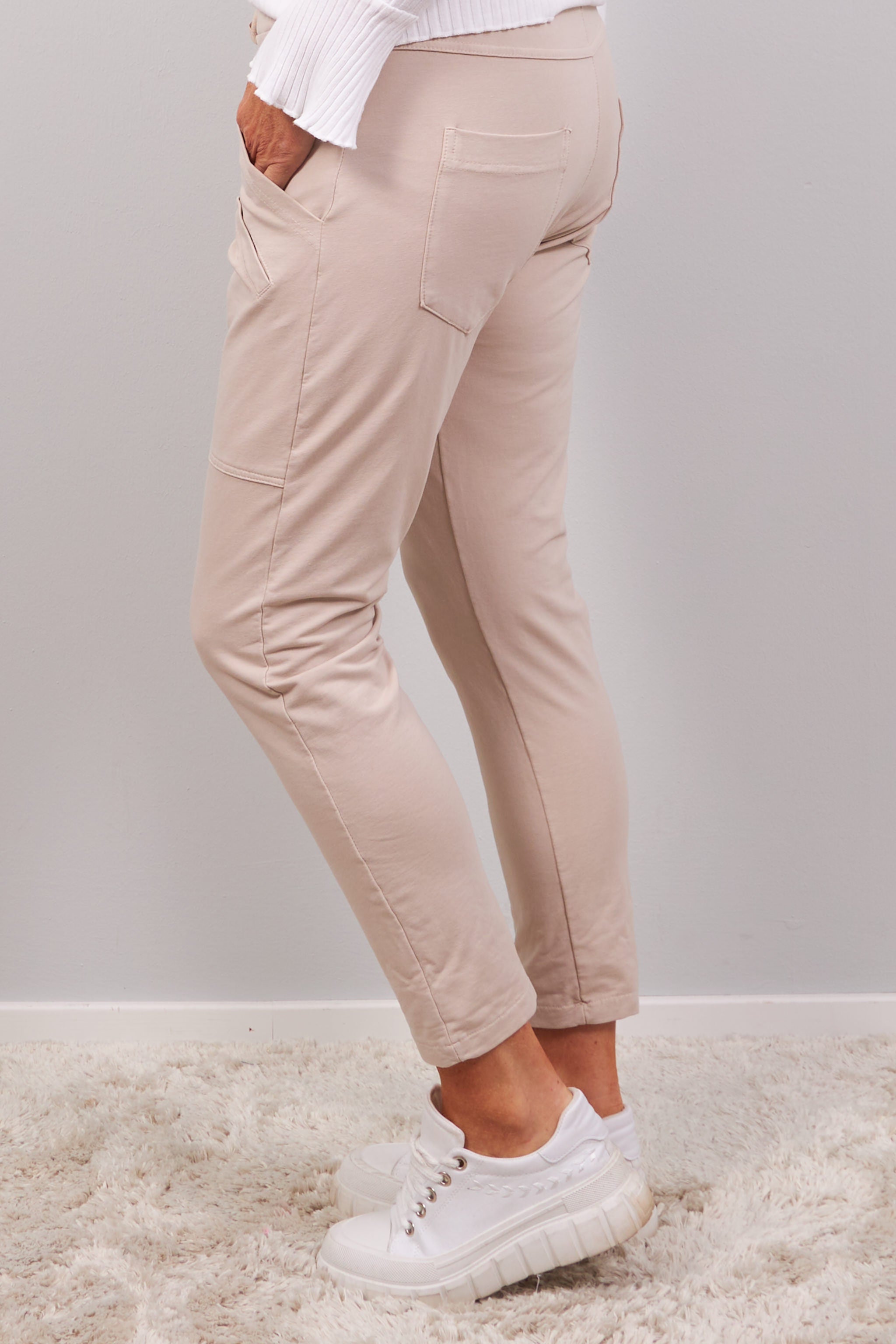 Jog pants with large pockets, beige